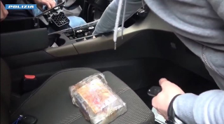 Spaccio di droga tra Vercellese e Casalese: cinque misure cautelari, sequestri di contanti e Rolex